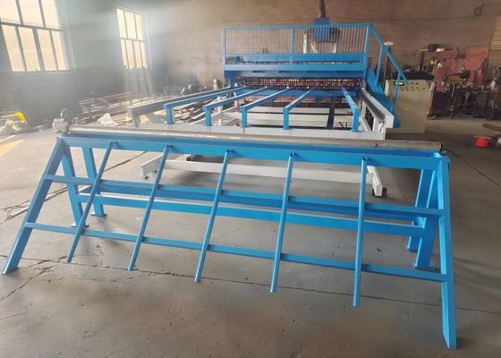 হোল সাইজ 200*50mm বেড়া তারের মেশ ওয়েল্ডিং মেশিন 380volt 50HZ