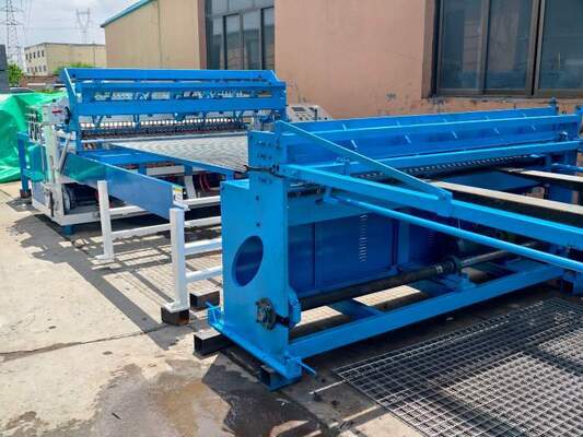 বেড়া দৈর্ঘ্য 3m জাল আকার 50*200mm বেড়া জাল ওয়েল্ডিং মেশিন